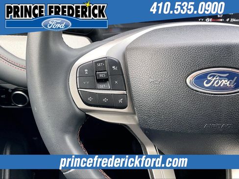 Used 2025 Ford Explorer Active image 17