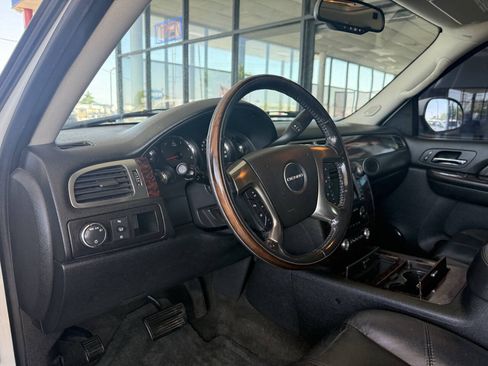 Used 2007 GMC Yukon Denali AWD/4WD image 5