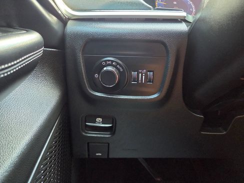 Used 2025 Jeep Grand Cherokee L Altitude AWD/4WD image 48