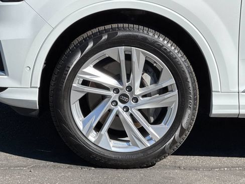 Used 2023 Audi Q7 3.0T Premium Plus AWD/4WD image 38
