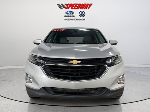 Used 2019 Chevrolet Equinox LT image 2