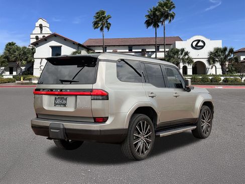 Used 2024 Lexus GX 550 w/ Cold Area Package AWD/4WD image 2