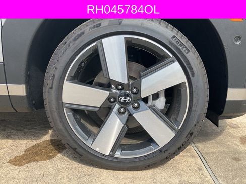 Used 2024 Hyundai Santa Fe Limited image 9