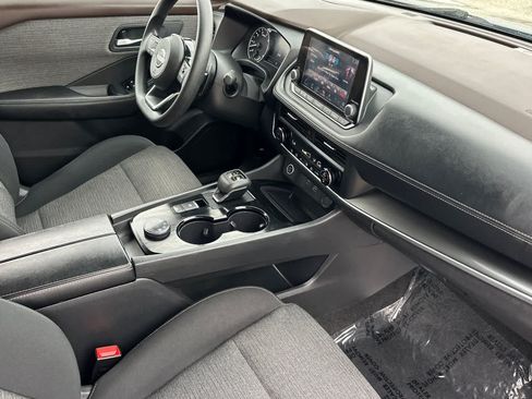 Used 2023 Nissan Rogue SV AWD/4WD image 19