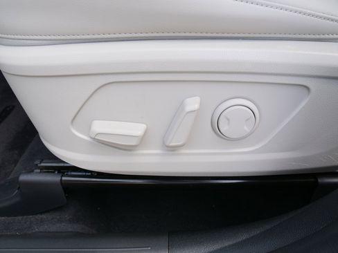 Certified 2023 Kia Sorento EX w/ Panoramic Sunroof Package image 18