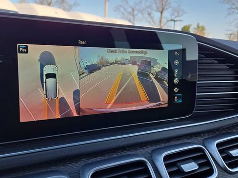 Used 2022 Mercedes-Benz GLS 450 4MATIC image 13