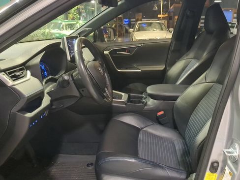 Used 2020 Toyota RAV4 XSE AWD/4WD image 17