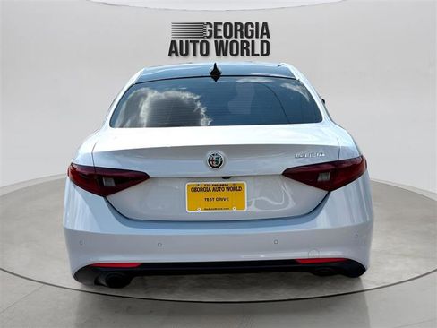 Used 2022 Alfa Romeo Giulia Ti image 4