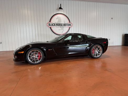 Used 2010 Chevrolet Corvette Z06 w/ Preferred Equipment Group RWD image 4