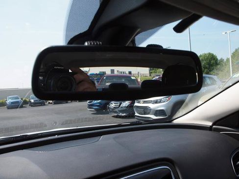 Used 2017 Chrysler 200 LX FWD image 11