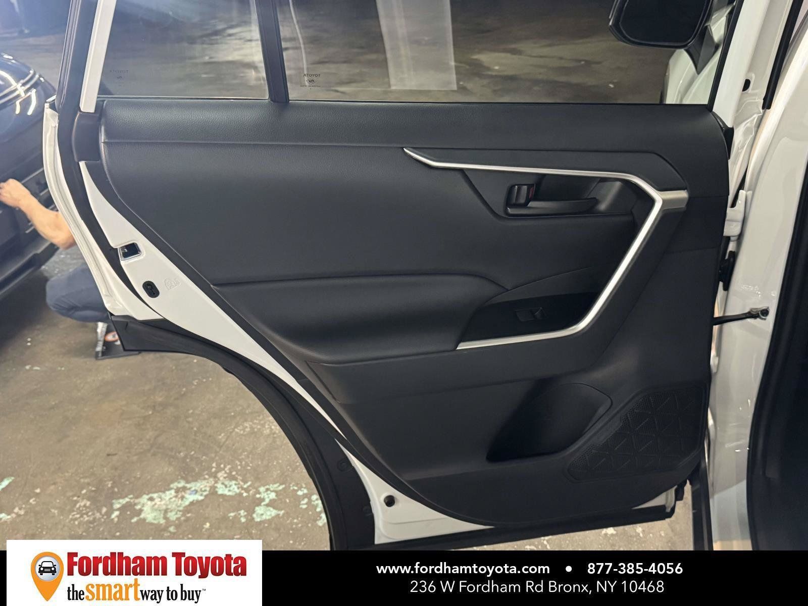 Certified 2025 Toyota RAV4 LE AWD/4WD image 10