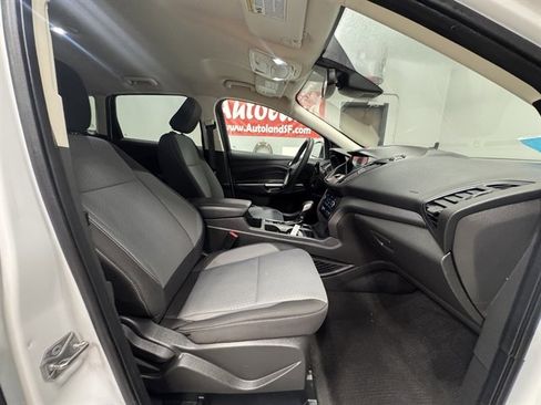 Used 2019 Ford Escape SE image 9