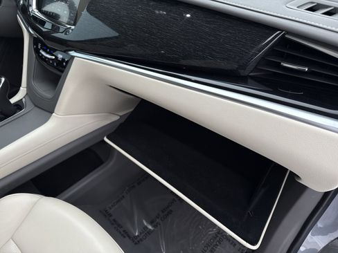 Used 2020 Cadillac XT6 Premium Luxury image 35