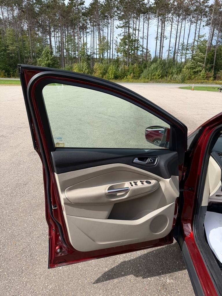 Used 2014 Ford Escape Titanium w/ Equipment Group 401A AWD/4WD image 12
