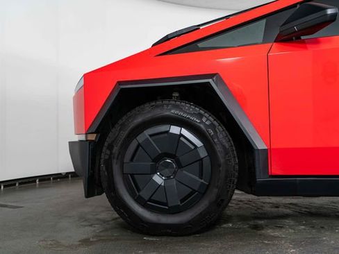 Used 2025 Tesla Cybertruck AWD Crew Cab image 12