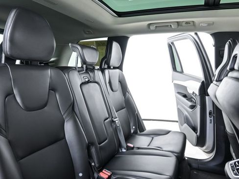 Certified 2025 Volvo XC90 B5 Core AWD/4WD image 23