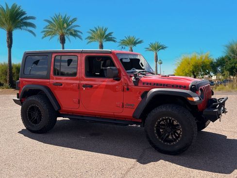 Used 2023 Jeep Wrangler Unlimited Rubicon w/ Cold Weather Group AWD/4WD image 6