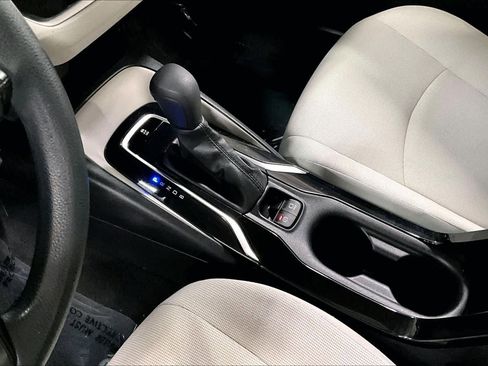 Used 2020 Toyota Corolla LE image 15