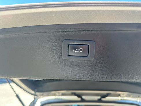 Used 2017 Subaru Outback 2.5i Limited image 7