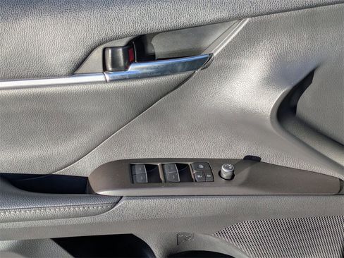 Used 2023 Toyota Camry XSE image 17