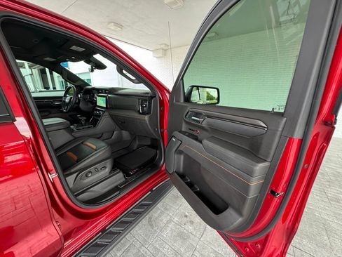 Used 2025 GMC Sierra 1500 AT4 w/ AT4 Premium Package AWD/4WD image 16