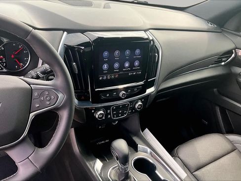 Used 2023 Chevrolet Traverse High Country FWD image 6