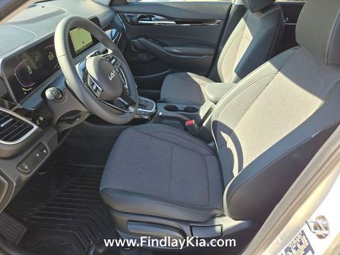 New 2026 Kia Seltos S FWD image 10