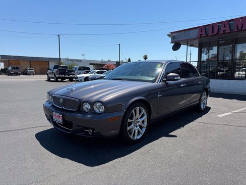 Used 2008 Jaguar XJ8 RWD image 7