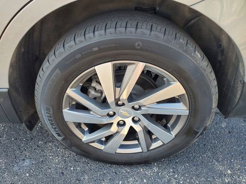 Used 2023 Chevrolet Equinox Premier image 32