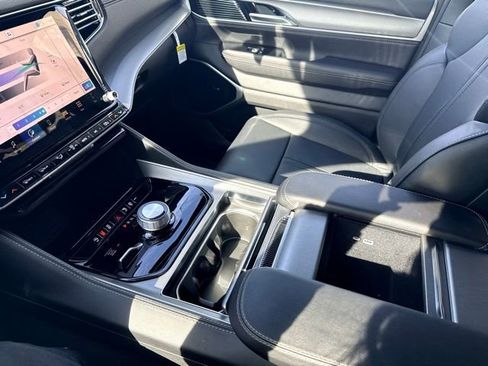 New 2026 Jeep Grand Wagoneer Limited image 30