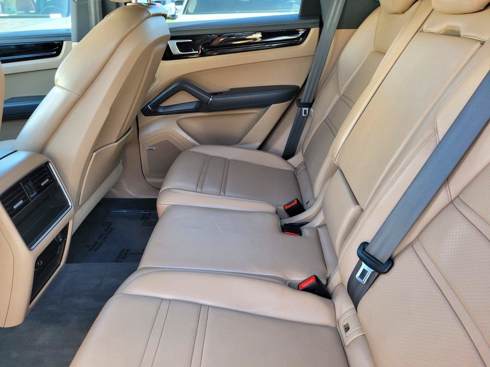Used 2019 Porsche Cayenne AWD/4WD image 17