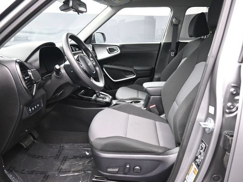 Certified 2023 Kia Soul S FWD image 18