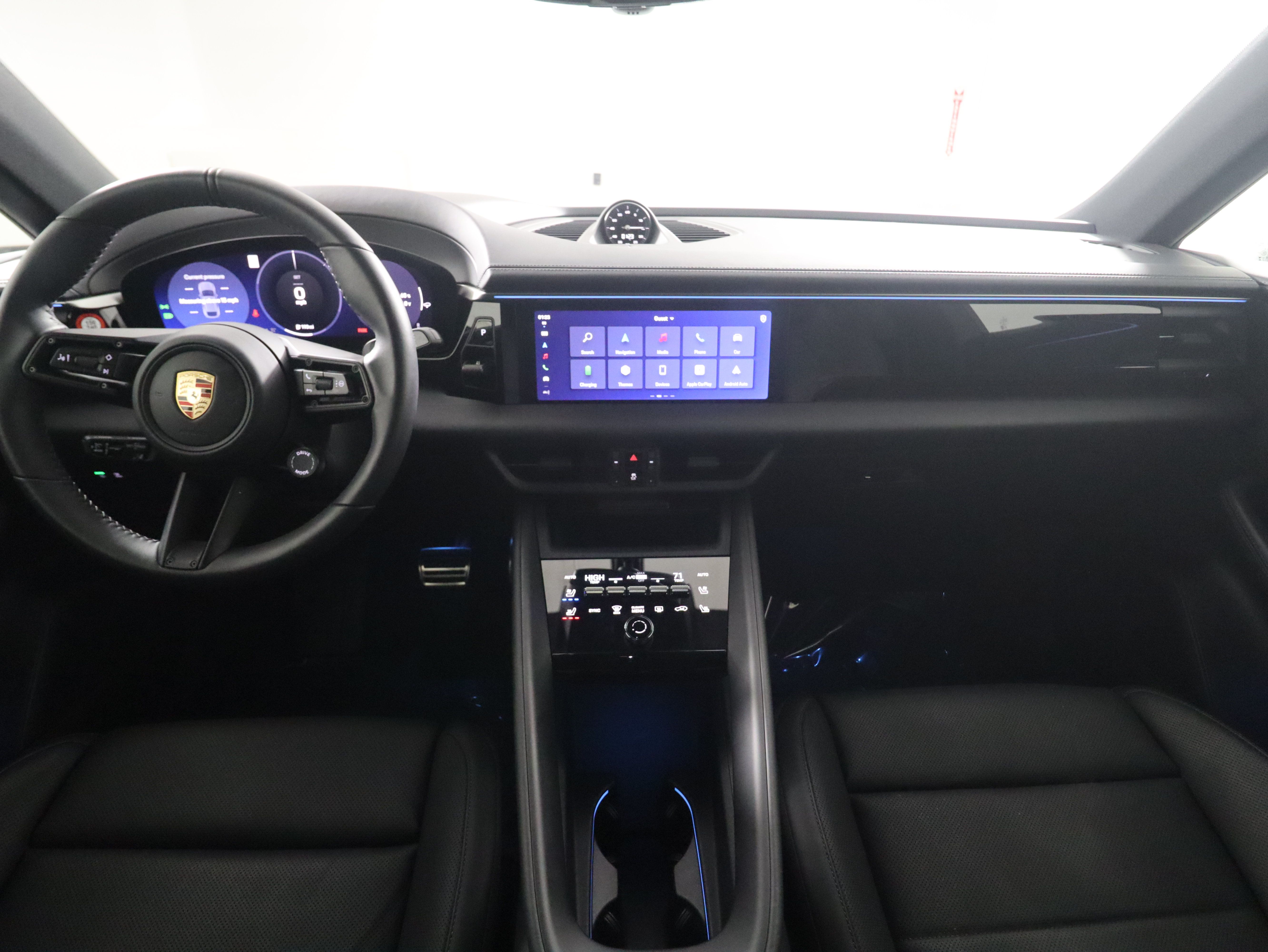 Used 2025 Porsche Macan 4 Electric AWD/4WD image 13