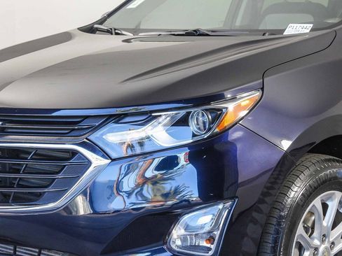 Used 2021 Chevrolet Equinox LS image 4