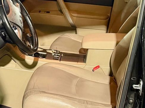 Used 2012 Toyota Highlander SE image 10