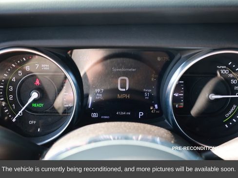 Used 2023 Jeep Wrangler Unlimited Sahara image 16