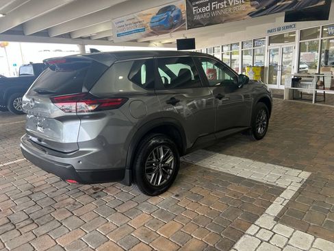 Used 2025 Nissan Rogue S FWD image 11