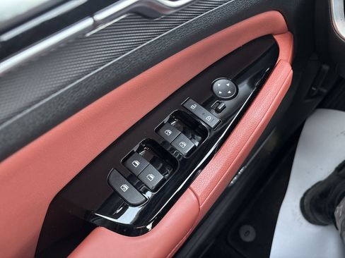 Used 2024 Kia Sportage SX image 16