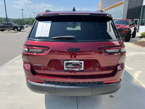 Used 2024 Jeep Grand Cherokee L Limited w/ Black Appearance Package AWD/4WD image 19