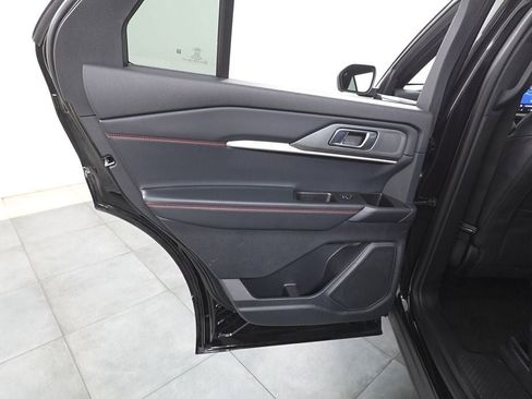 Used 2026 Ford Explorer ST-Line w/ ST-Line Street Pack image 24