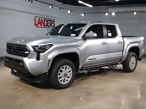 New 2026 Toyota Tacoma SR5 AWD/4WD image 3