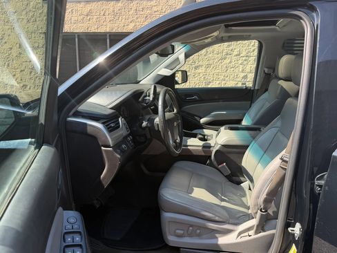 Used 2015 Chevrolet Tahoe LT RWD image 21