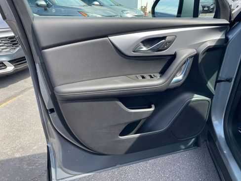 Used 2025 Chevrolet Blazer LT FWD image 18