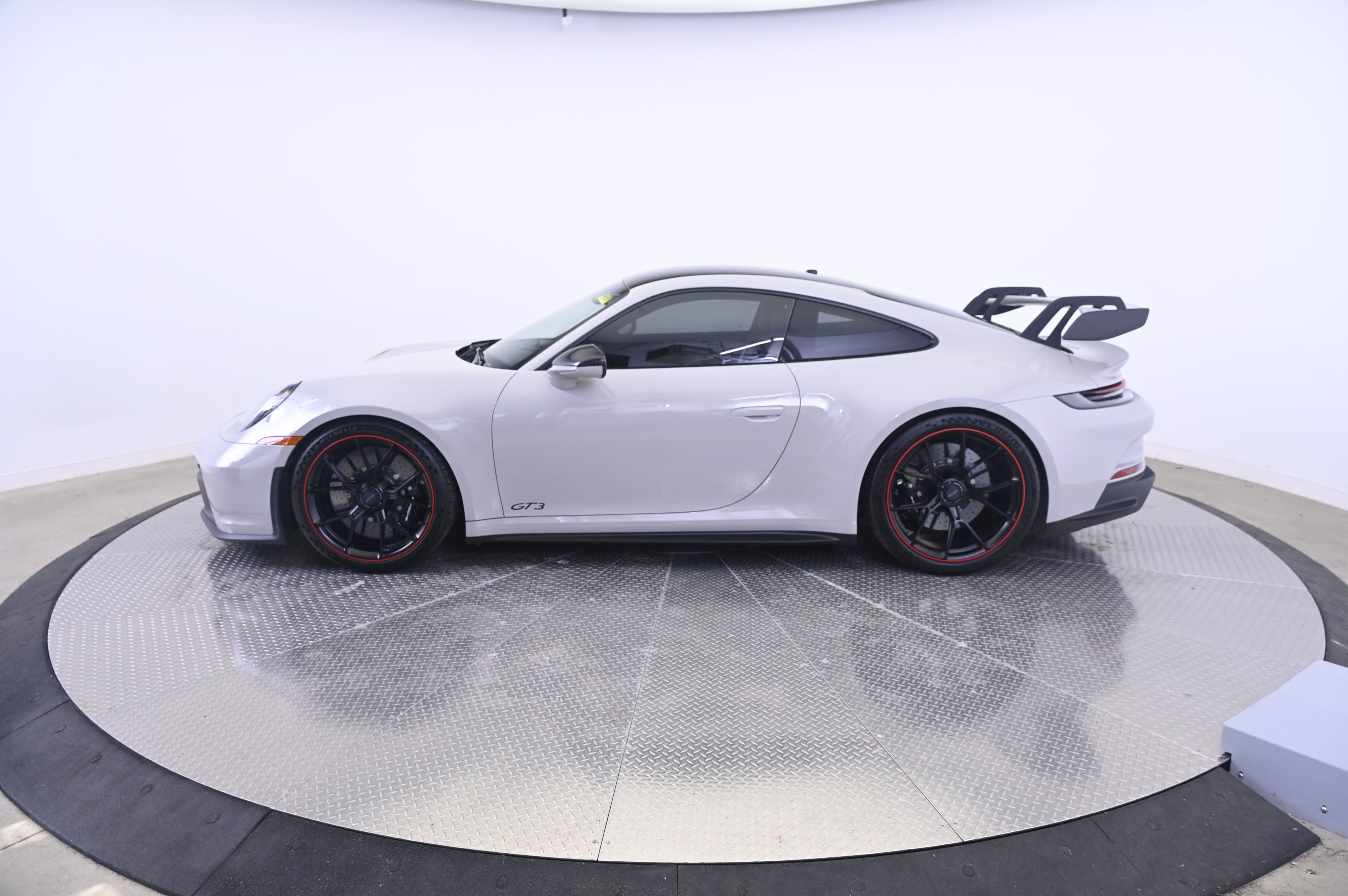 Used 2024 Porsche 911 GT3 RWD image 2