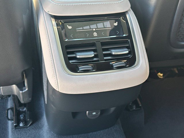Certified 2026 Volvo XC90 B6 Plus AWD/4WD image 16