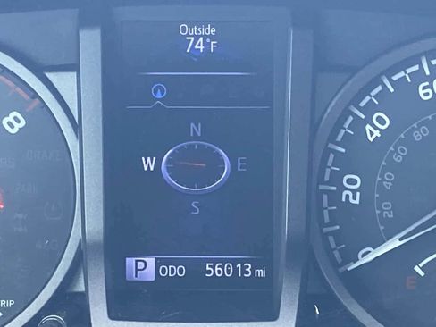 Used 2018 Toyota Tacoma TRD Sport AWD/4WD image 15