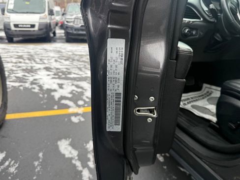 Used 2022 Jeep Cherokee Latitude Lux w/ Sun & Sound Group image 28