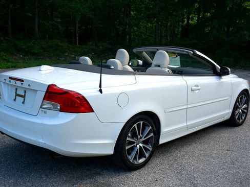 Used 2011 Volvo C70 T5 image 5