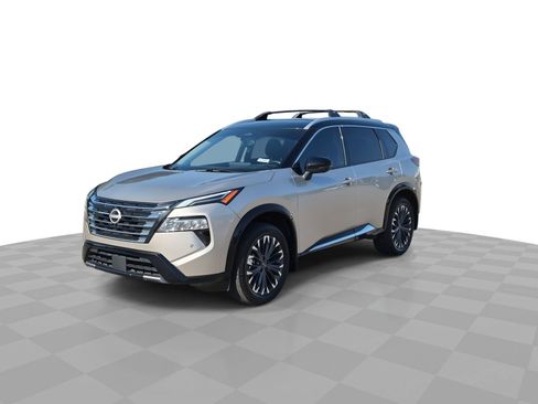Used 2025 Nissan Rogue Platinum FWD image 4