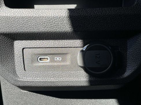 Certified 2023 Volkswagen Tiguan SE image 13